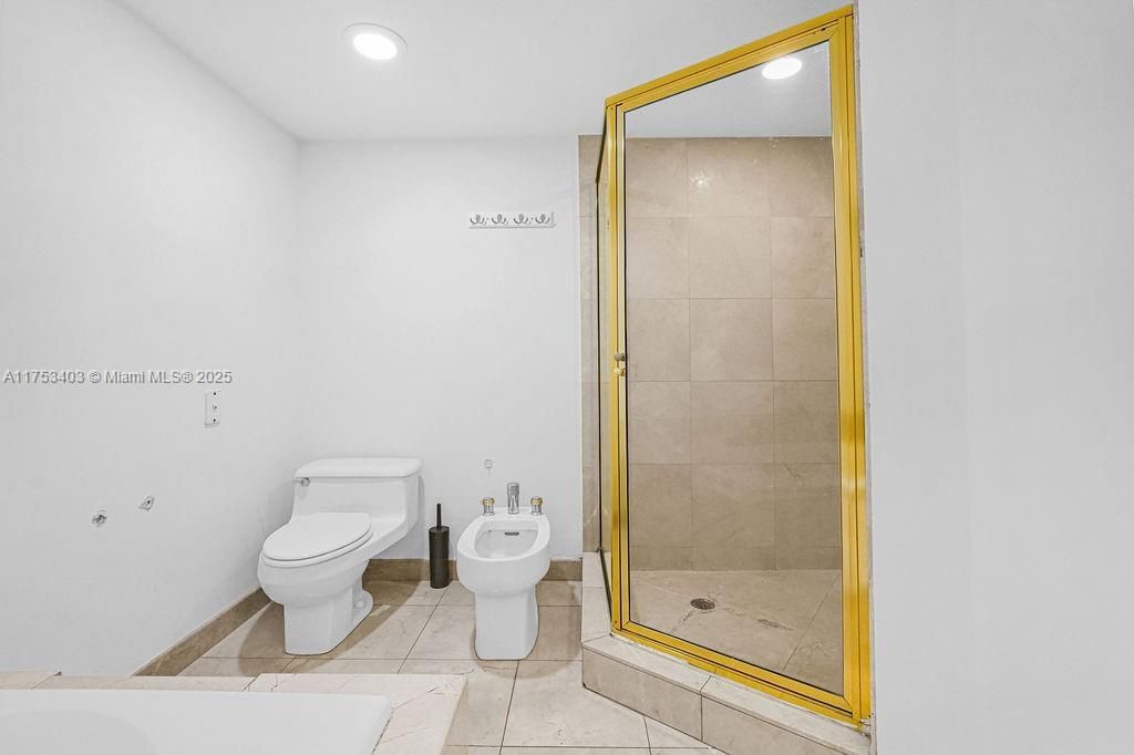 8925 Collins Ave, Unit 2E, Surfside, FL 33154 Photo