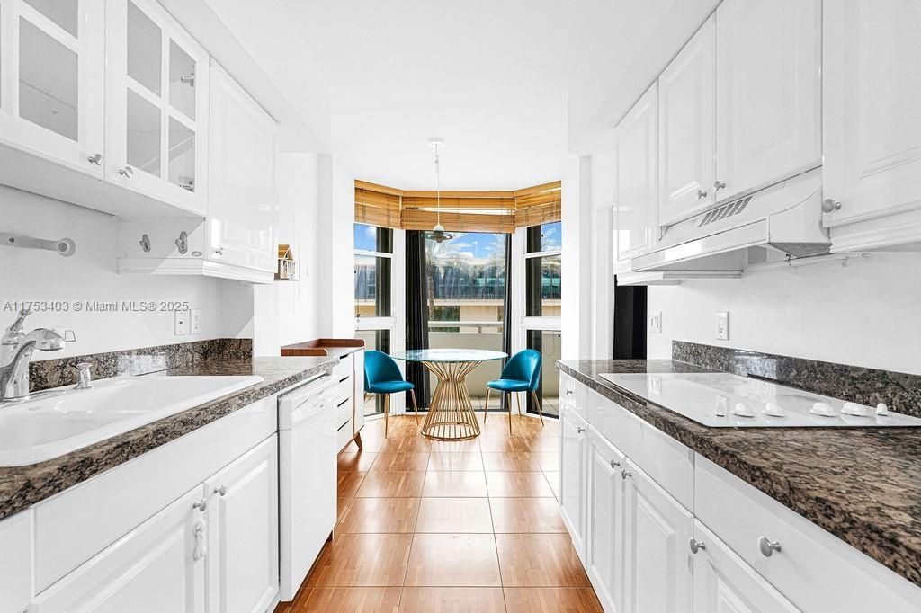 8925 Collins Ave, Unit 2E, Surfside, FL 33154 Photo