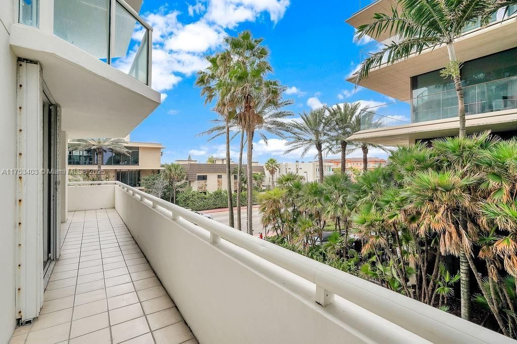 8925 Collins Ave, Unit 2E, Surfside, FL 33154 Photo