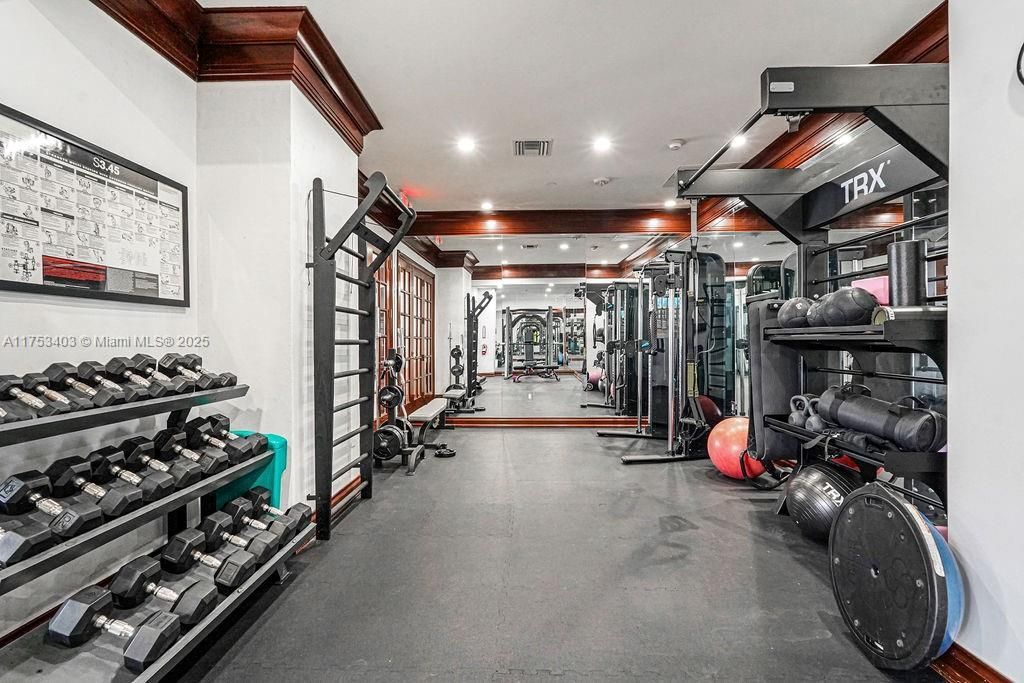 8925 Collins Ave, Unit 2E, Surfside, FL 33154 Photo