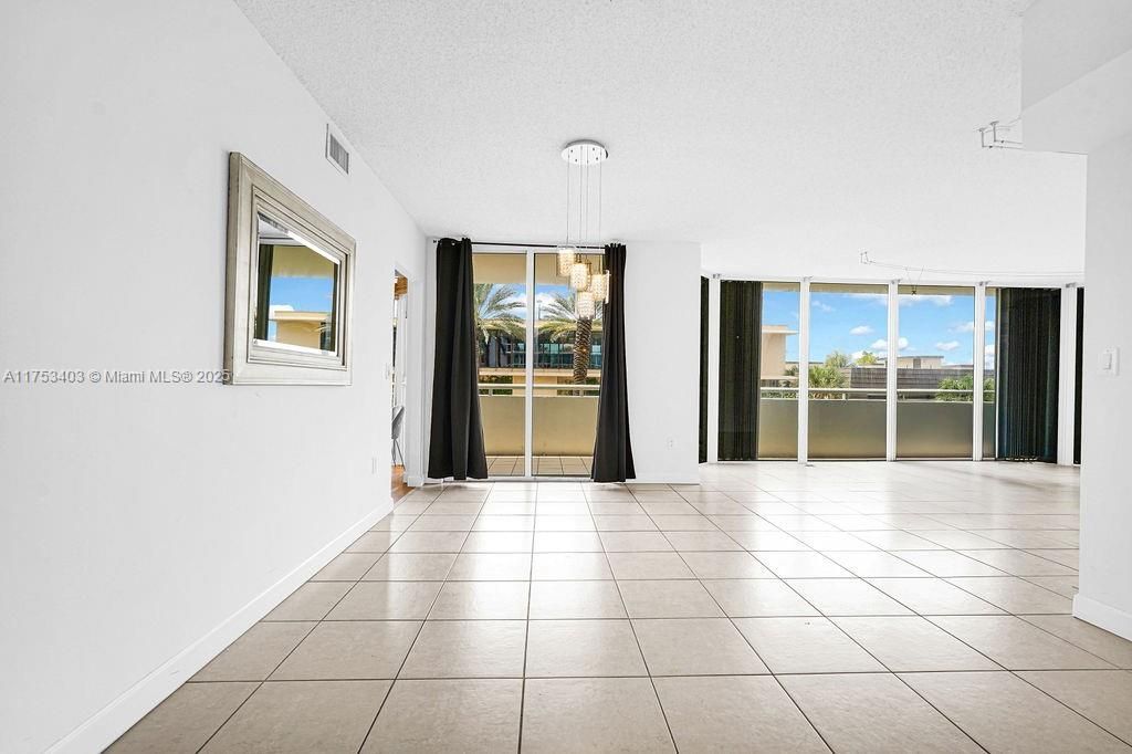 8925 Collins Ave, Unit 2E, Surfside, FL 33154 Photo