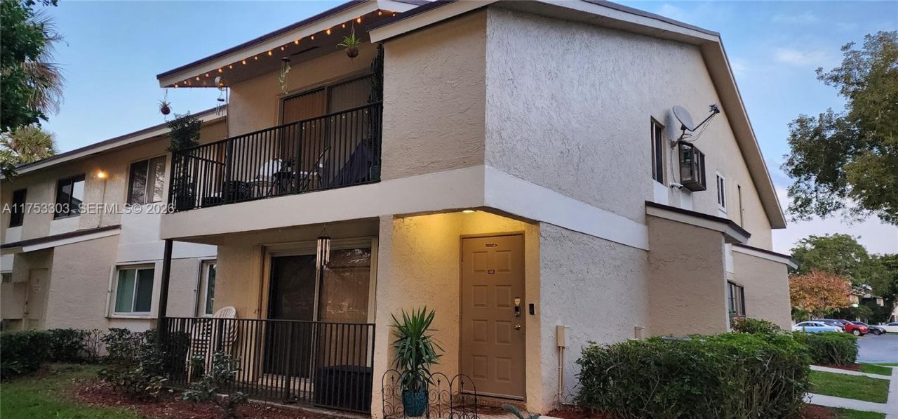 111 Gardens Dr, Unit 203, Pompano Beach, FL 33069 Photo