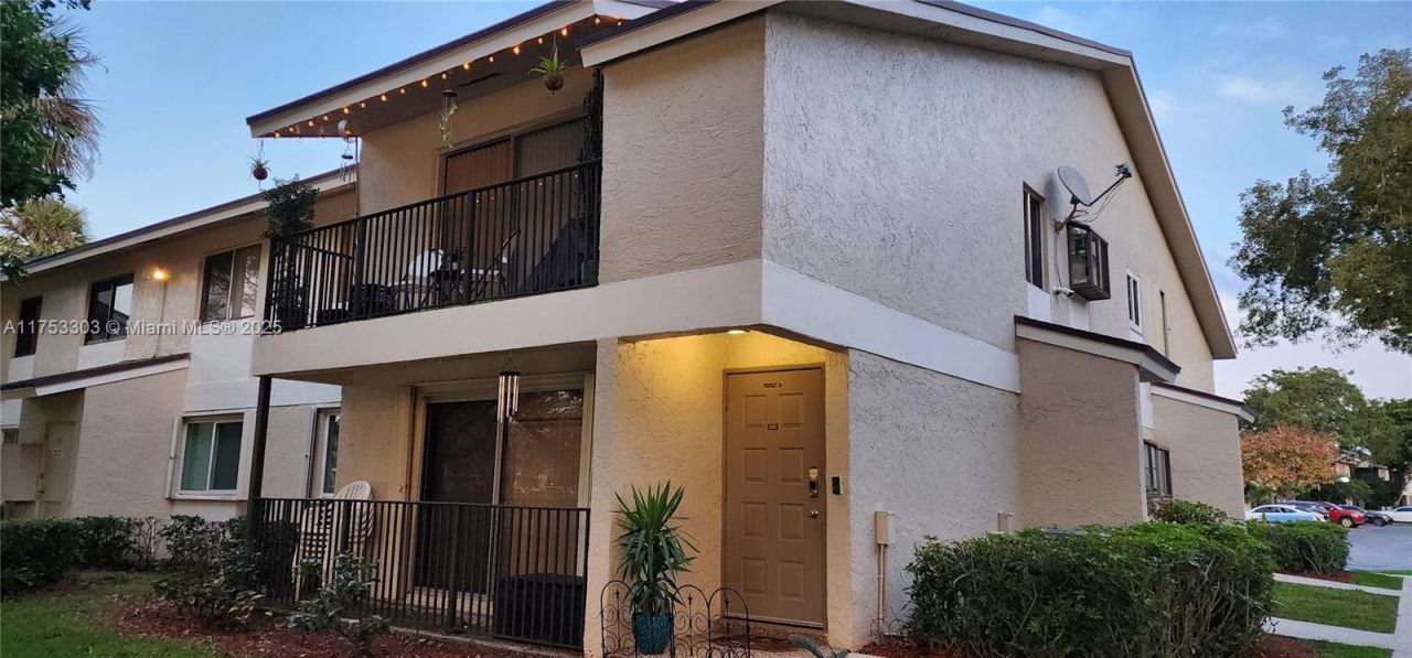 111 Gardens Dr, Unit 203, Pompano Beach, FL 33069 Photo