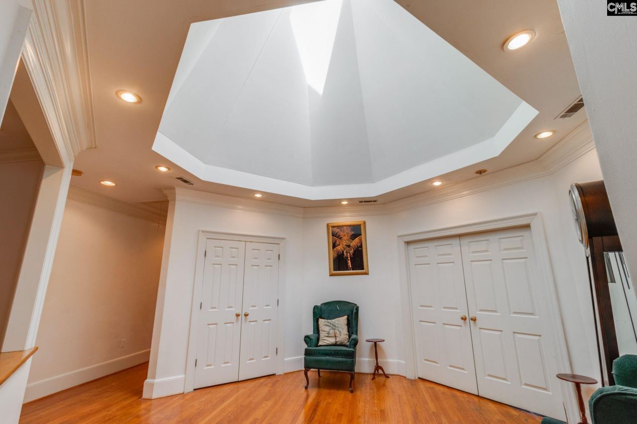 1775 N Kings Highway Photo 21