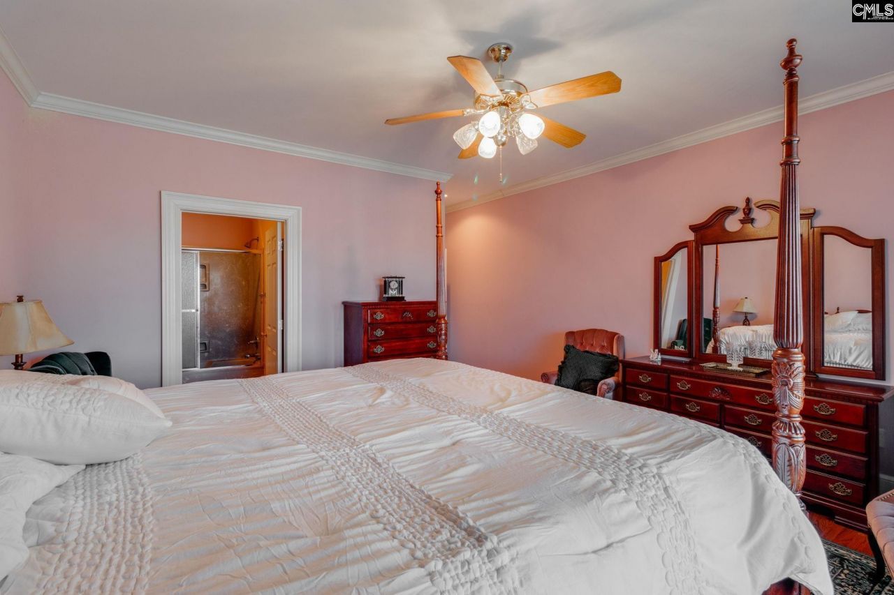 1775 N Kings Highway Photo 32