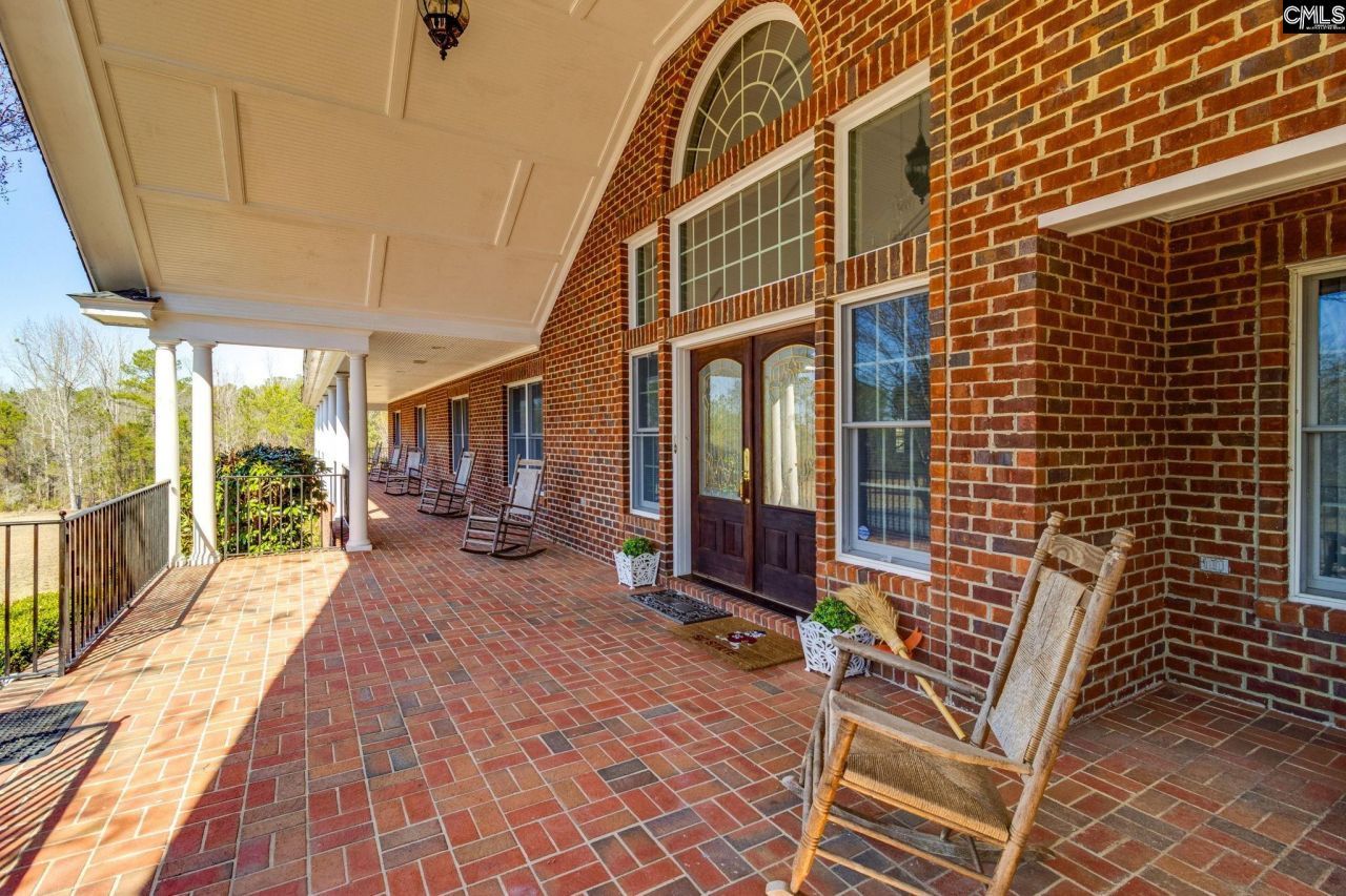 1775 N Kings Highway Photo 4