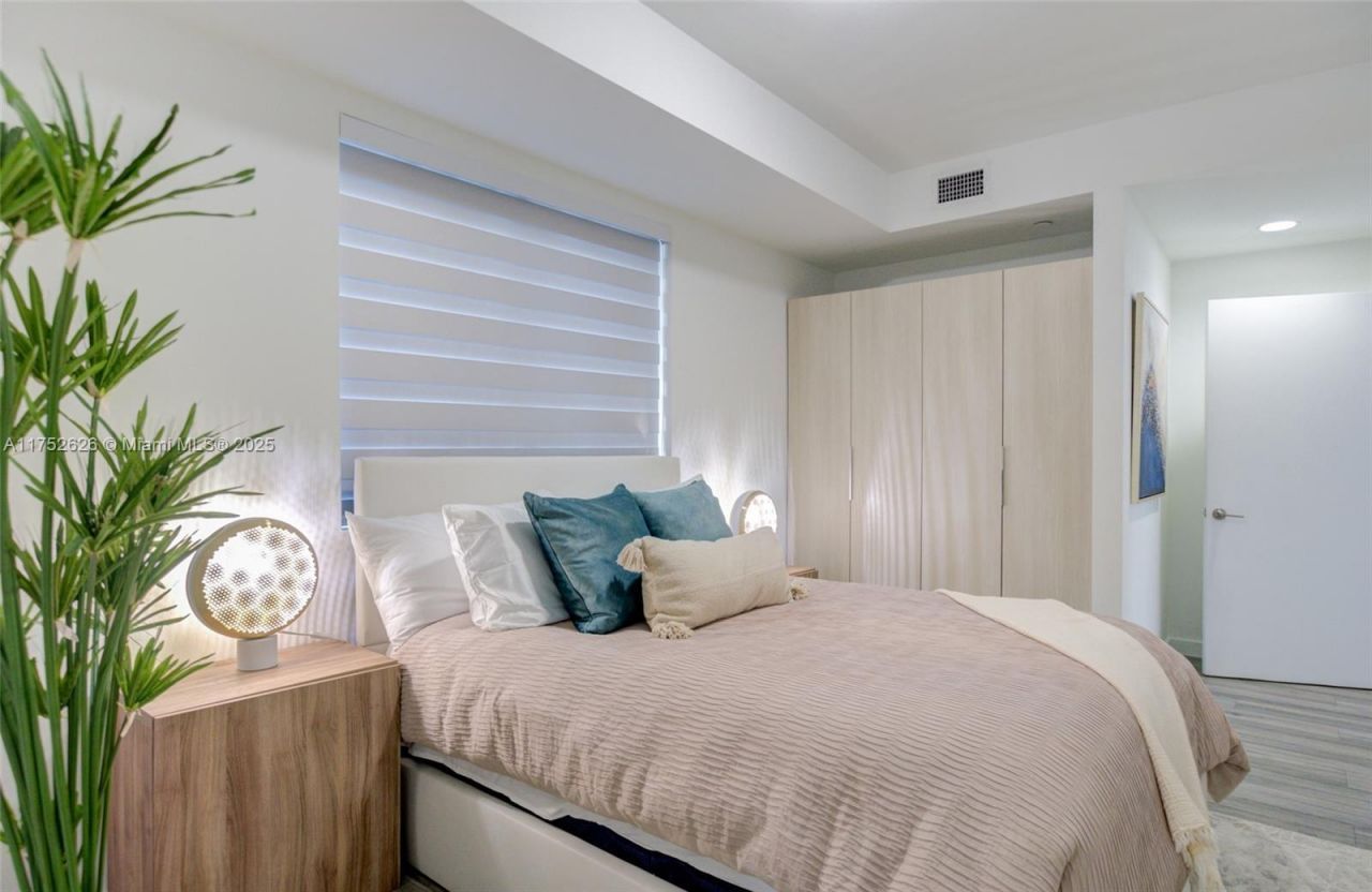 2955 Bird Ave, Miami, FL 33133 Photo