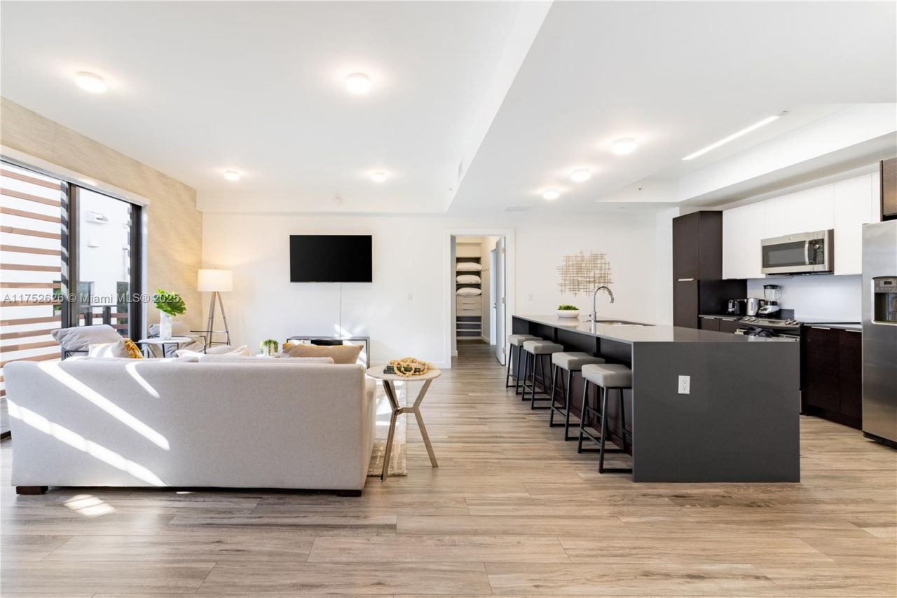 2955 Bird Ave, Miami, FL 33133 Photo