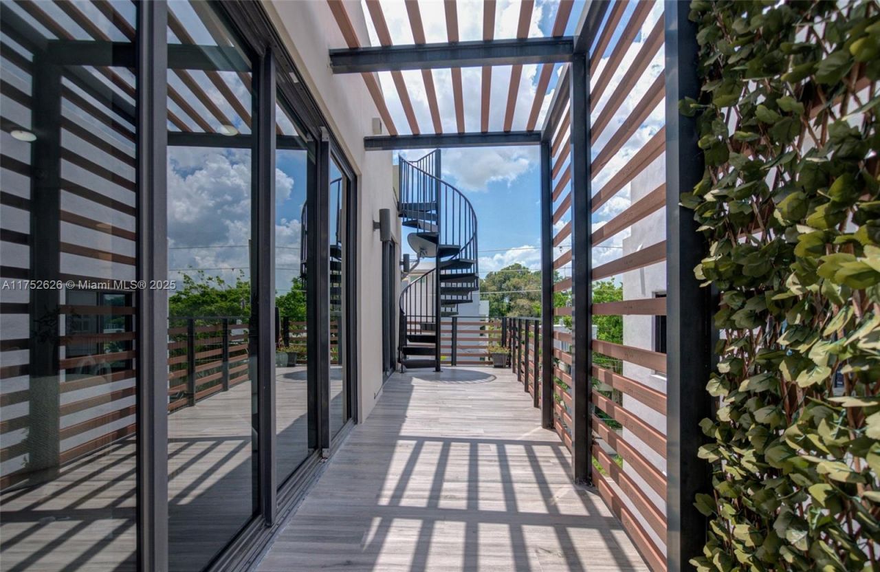 2955 Bird Ave, Miami, FL 33133 Photo