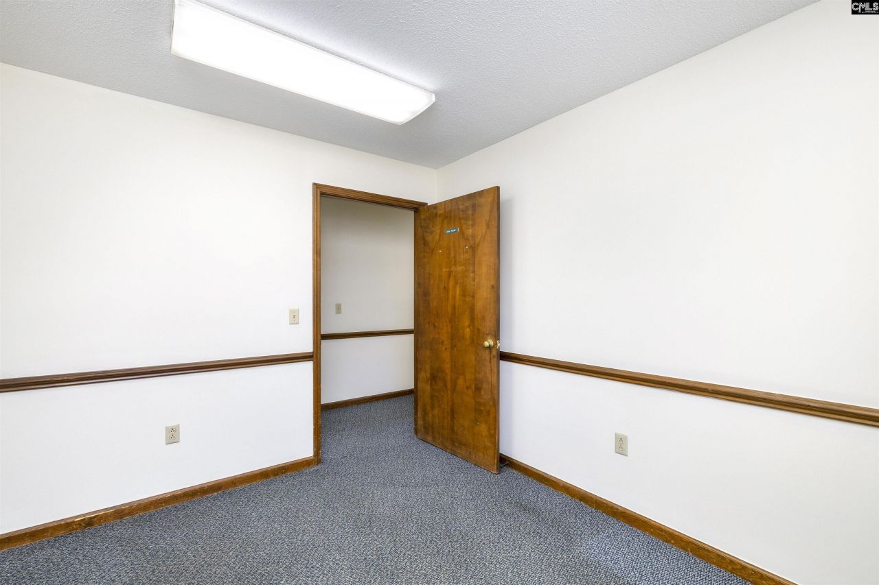 213 W Hampton Drive Photo 22