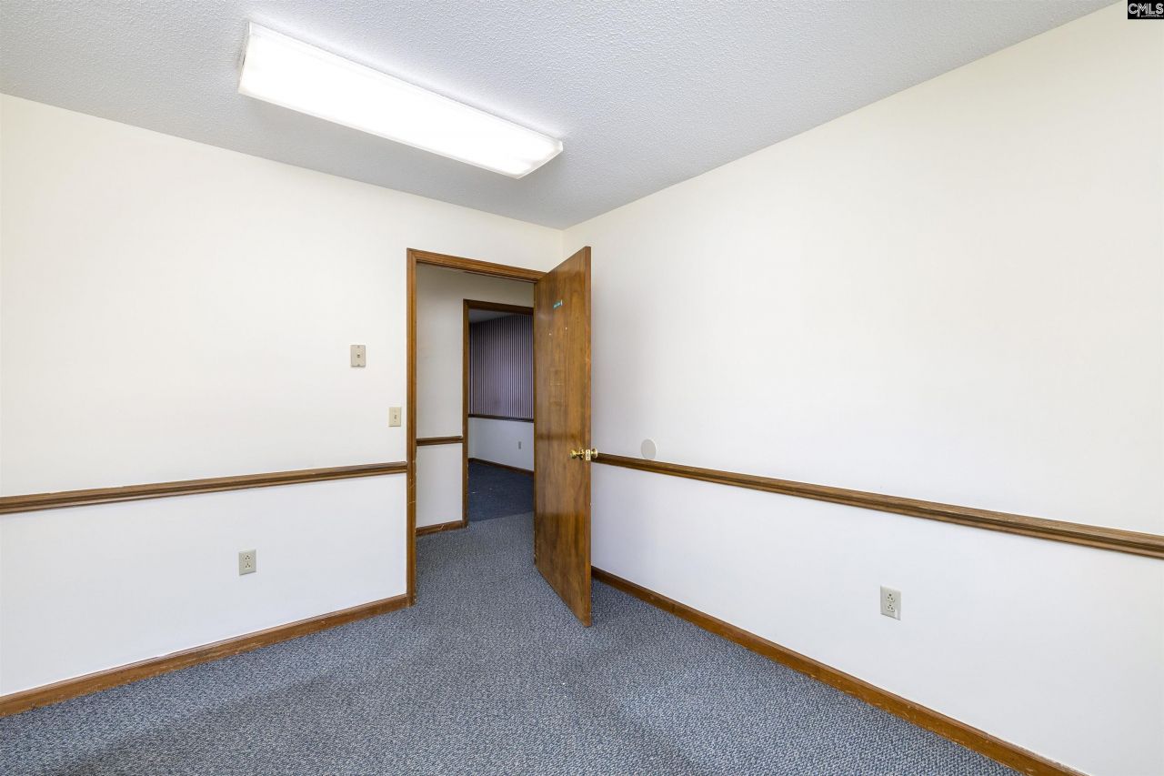 213 W Hampton Drive Photo 26