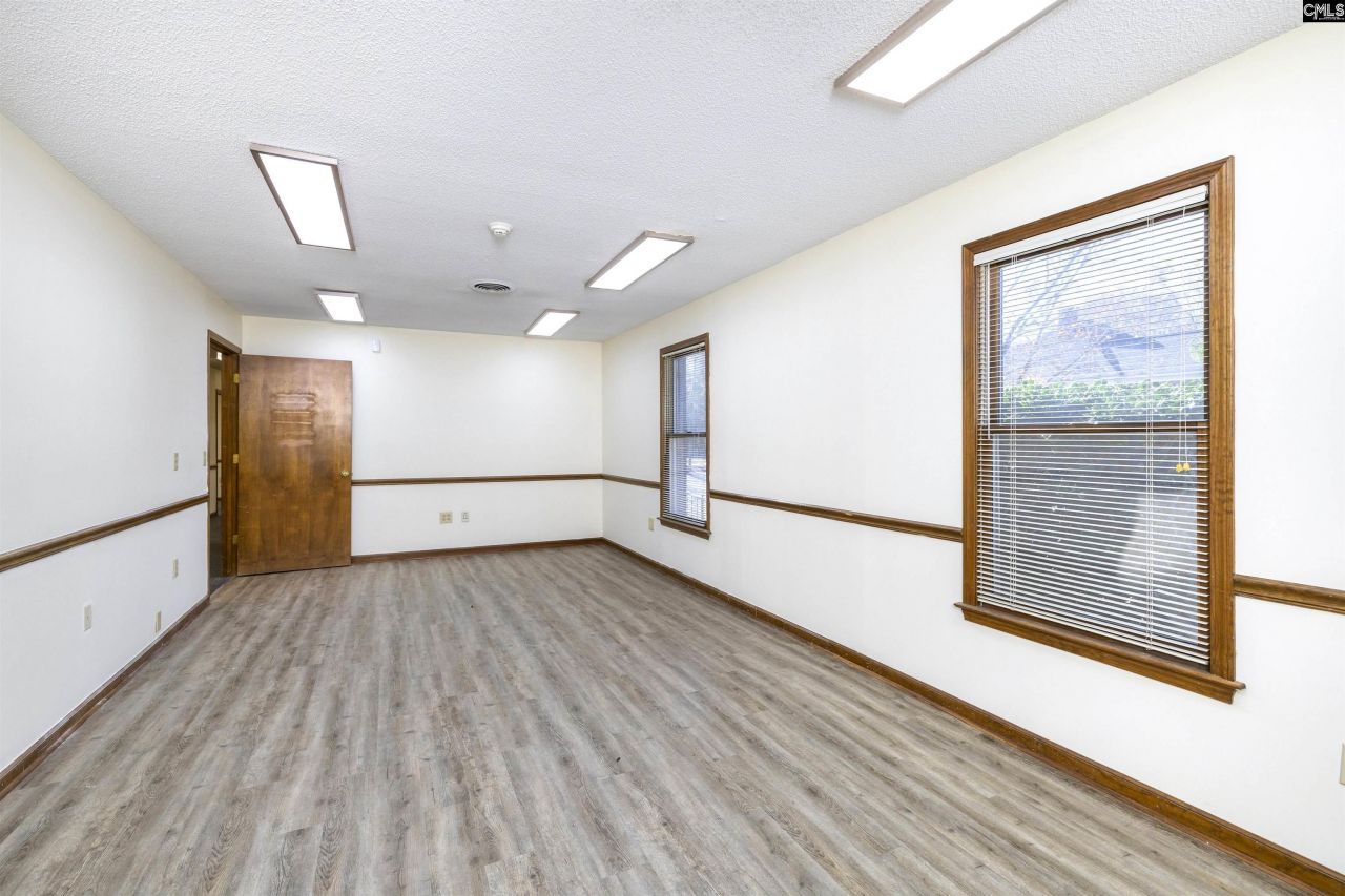 213 W Hampton Drive Photo 36