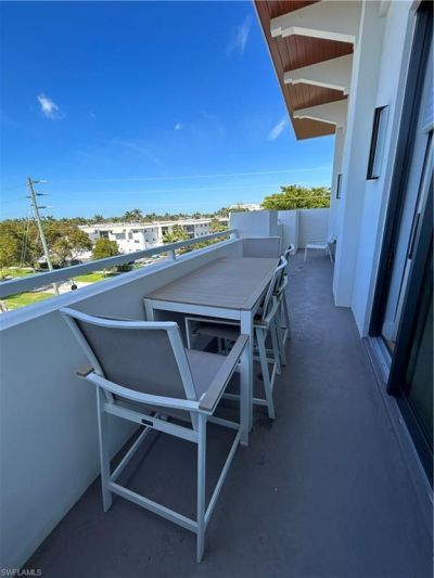 101 8th St S, Unit 302, Naples, FL 34102 Photo