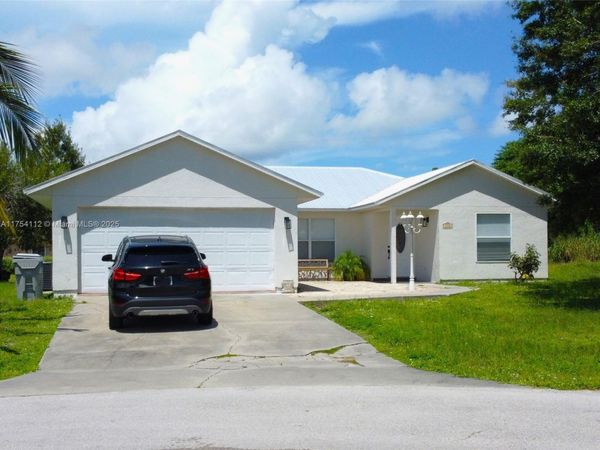 720 2nd Pl SW, Vero Beach, FL 32962
