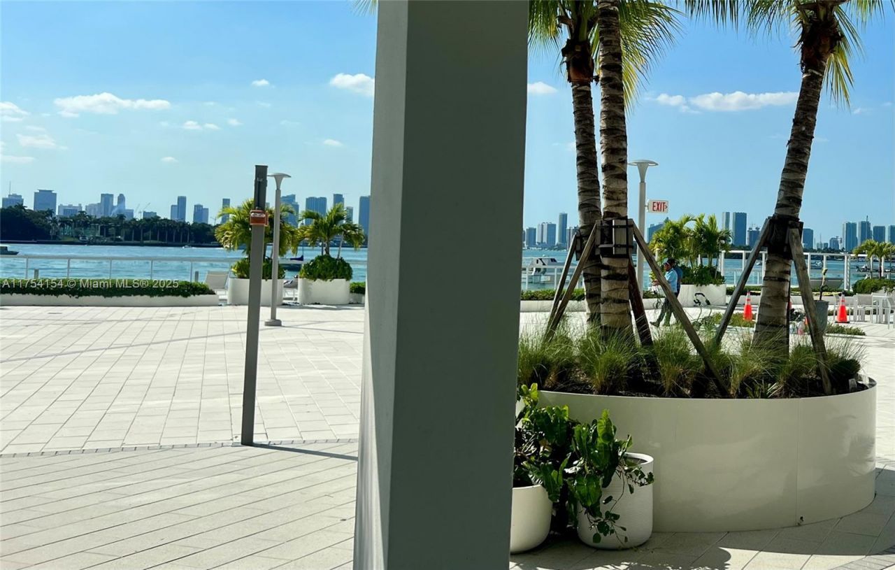 1000 West Ave, Unit 908, Miami Beach, FL 33139 Photo