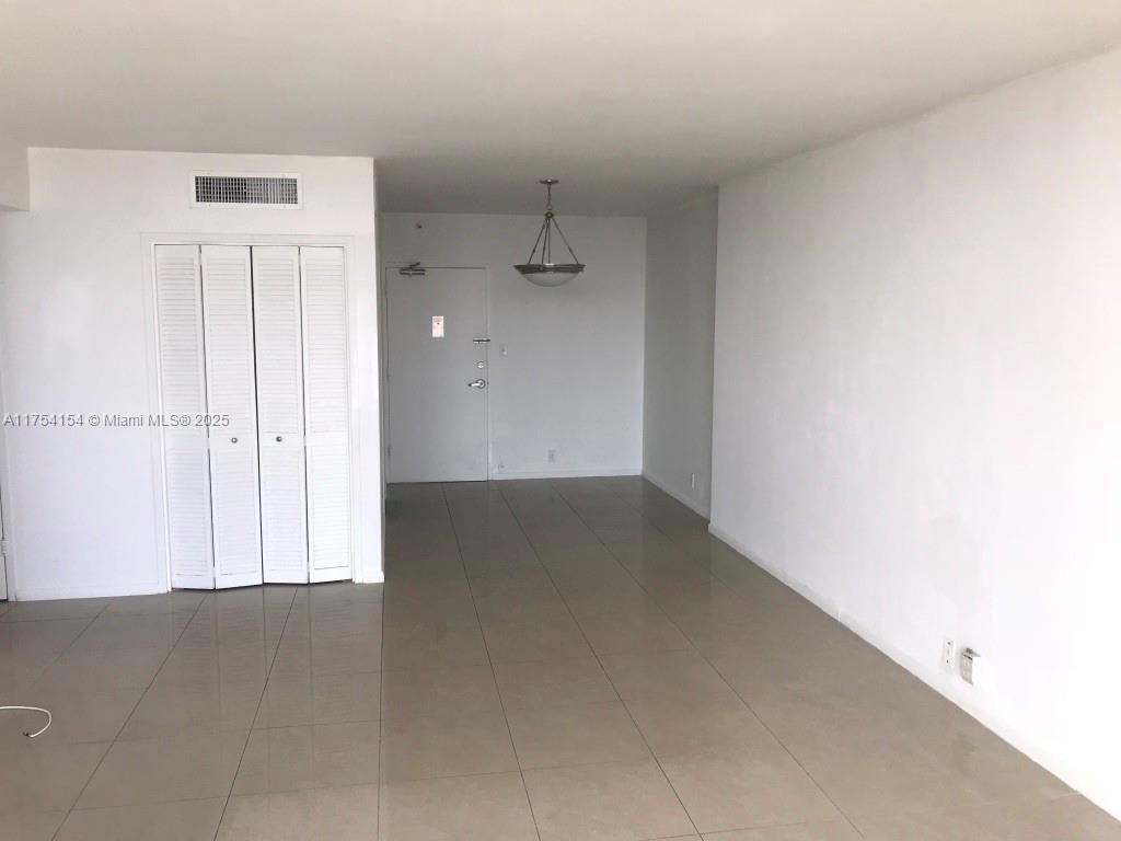 1000 West Ave, Unit 908, Miami Beach, FL 33139 Photo
