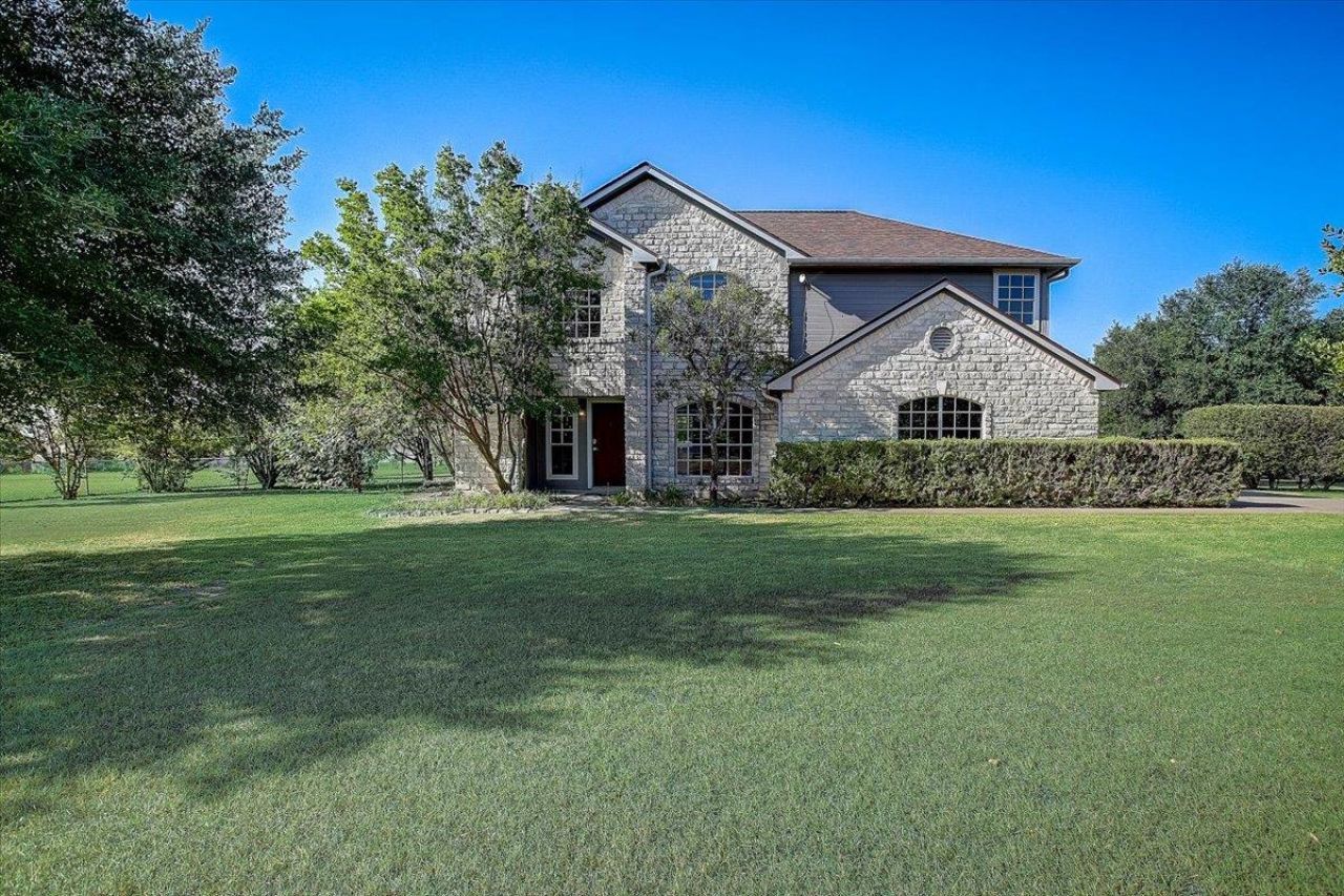102 Clarks Grove Ln, Hutto, TX 78634 Main Photo