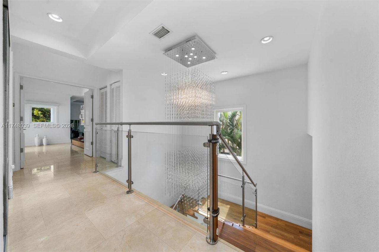 6 Coconut Ln, Key Biscayne, FL 33149 Photo