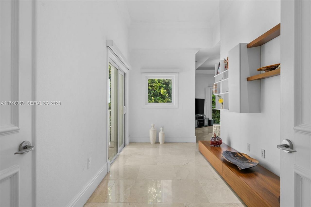 6 Coconut Ln, Key Biscayne, FL 33149 Photo