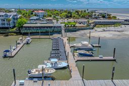 101 Palm Boulevard photo 4