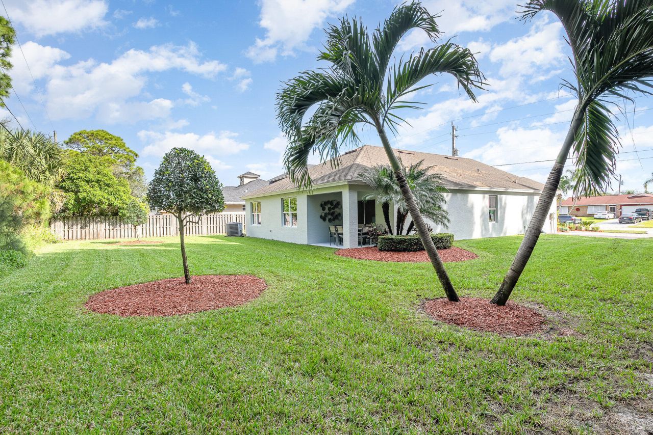 2234 SW Heathwood Circle, Port Saint Lucie, FL 34952 Photo