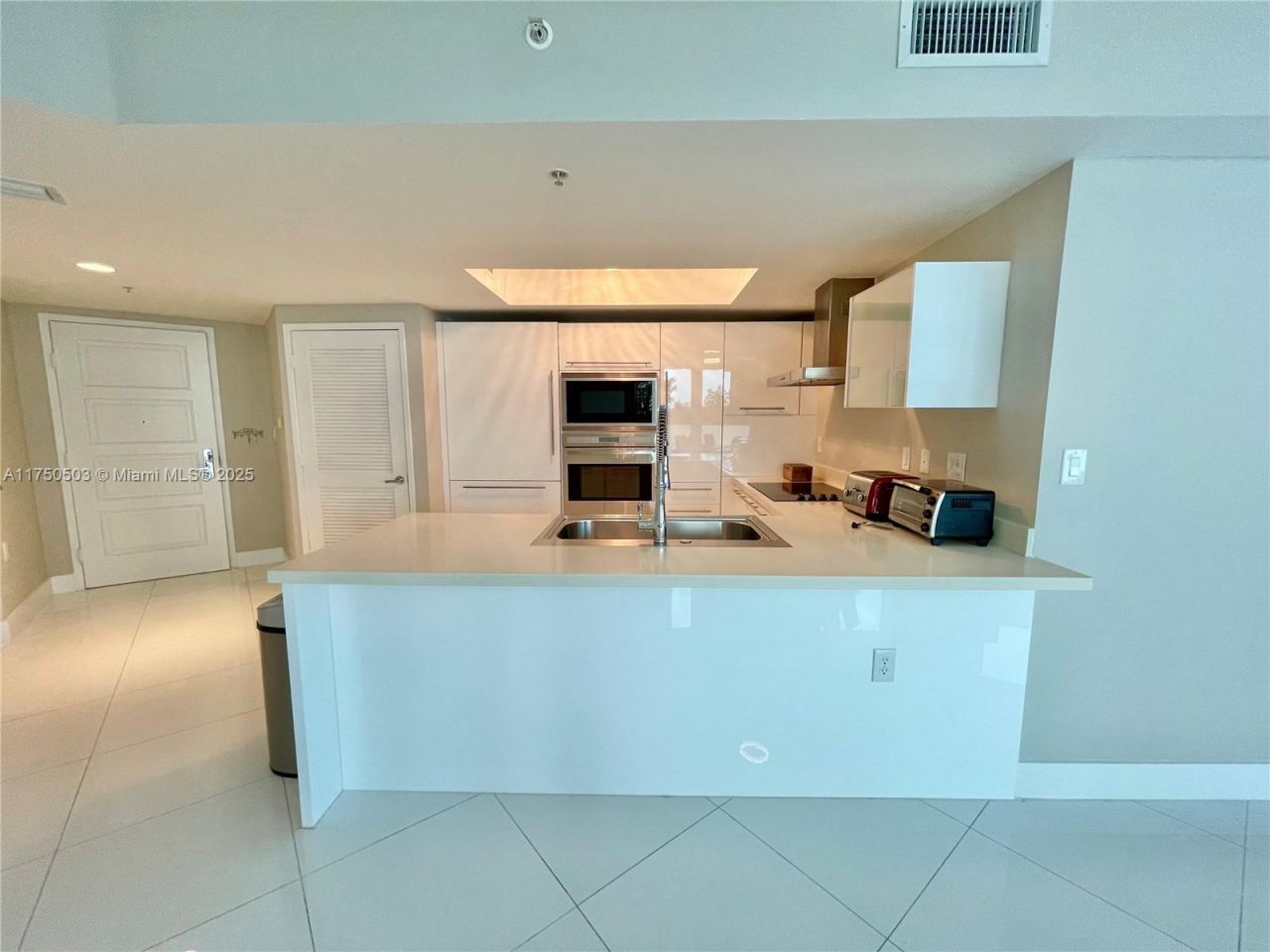 150 Sunny Isles Blvd, Unit 1-501, Sunny Isles Beach, FL 33160 Photo