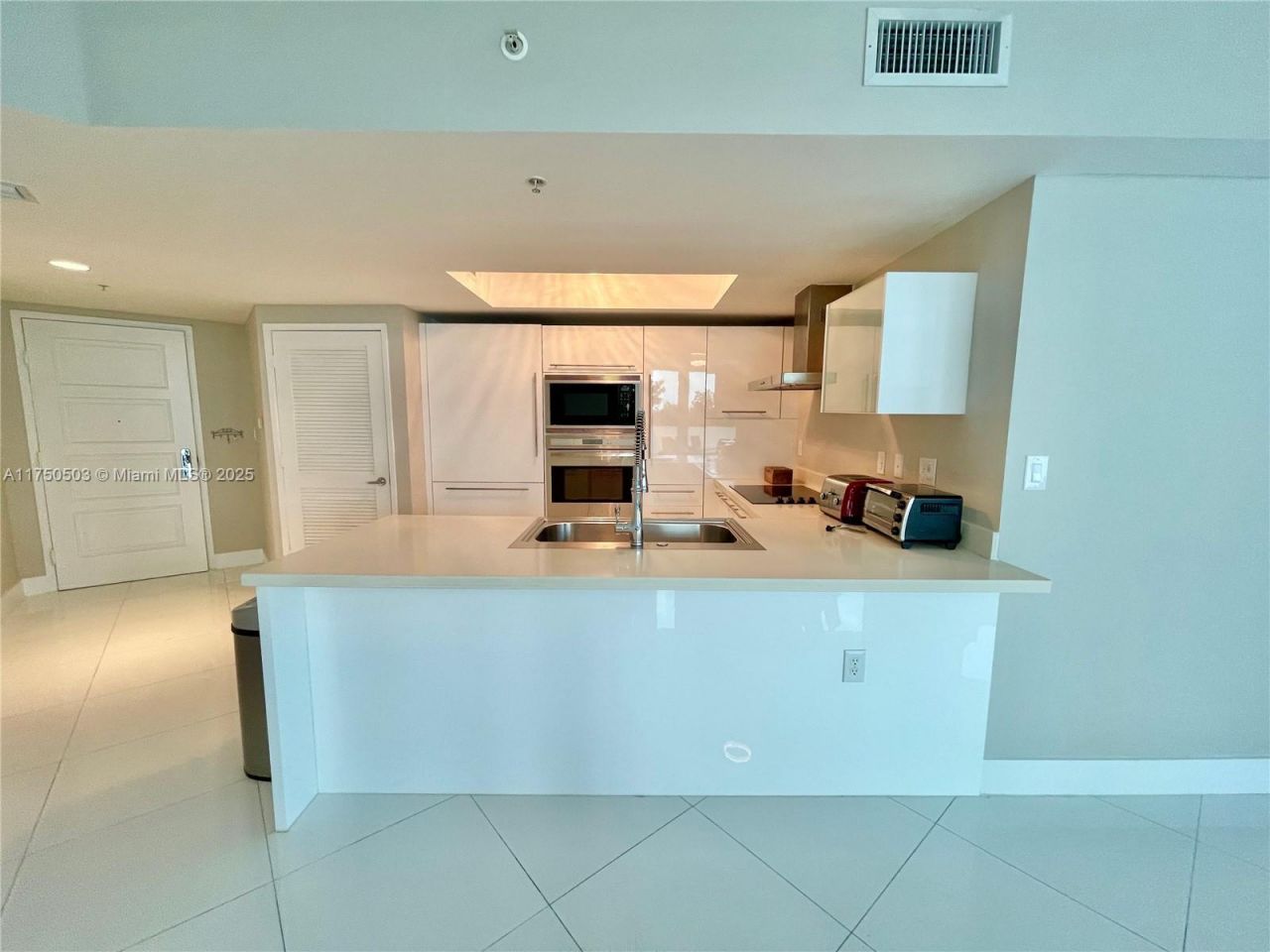 150 Sunny Isles Blvd, Unit 1-501, Sunny Isles Beach, FL 33160 Photo