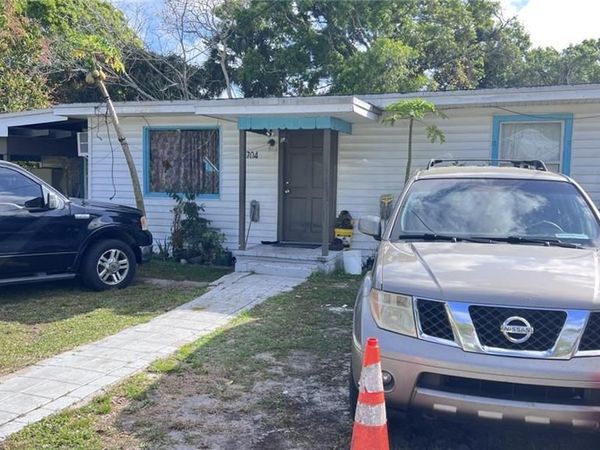 704 S 17th Street, Fort Pierce, FL 34950