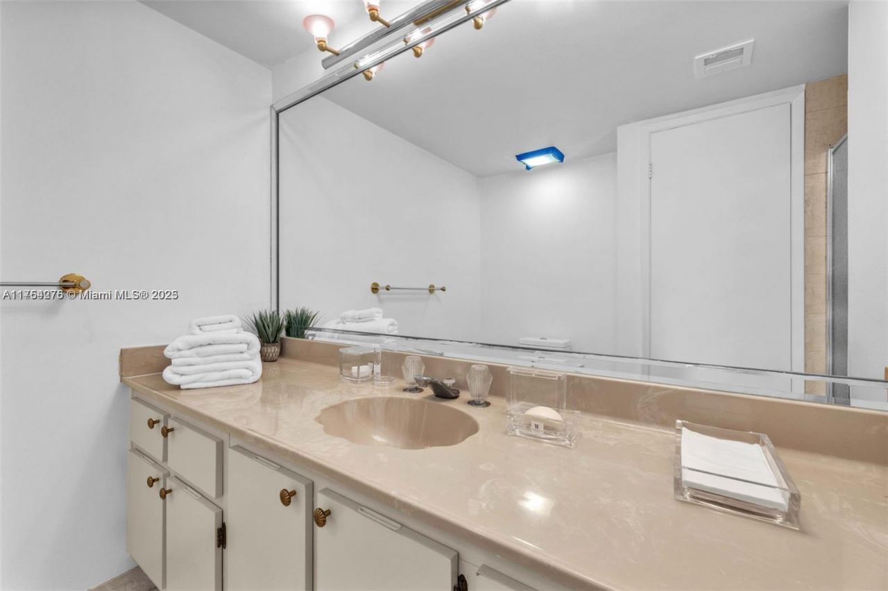 1717 N Bayshore Dr, Unit A-2356, Miami, FL 33132 Photo