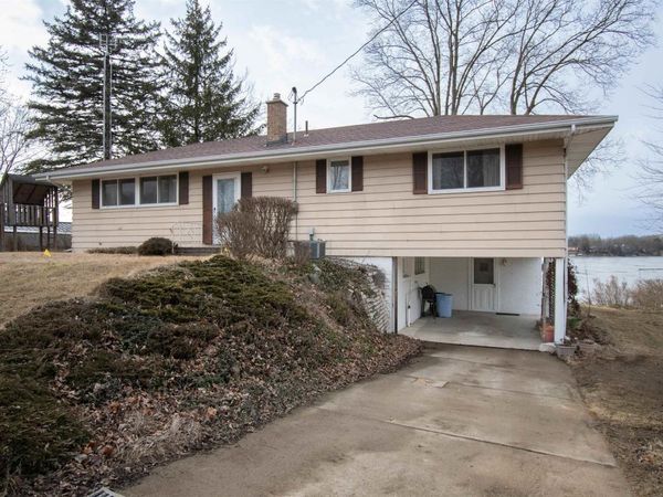 1895 W 570 N, Howe, IN 46746