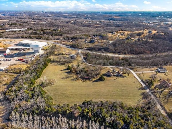 5750 Locust Street, Shawnee, KS 66218