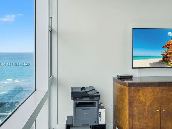 6801 Collins Ave, Unit 1403/Door, Miami Beach, FL 33141
