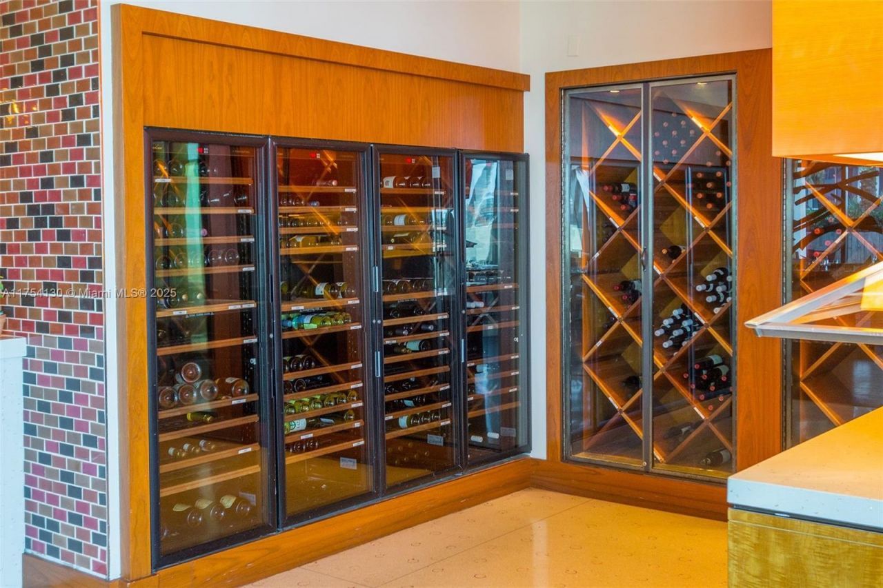 6801 Collins Ave, Unit 1403/Door, Miami Beach, FL 33141 Photo