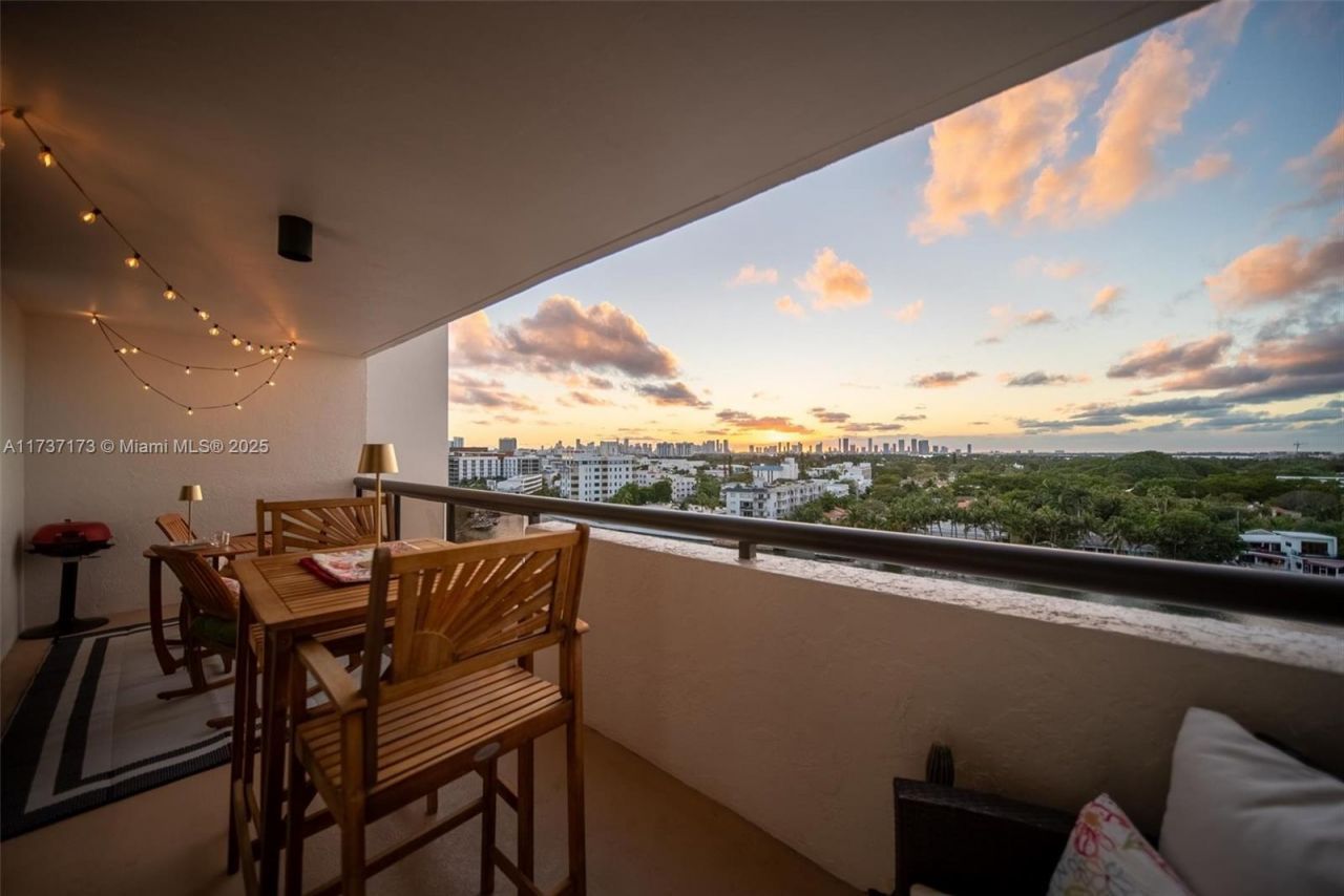 2555 Collins Ave, Unit 1106, Miami Beach, FL 33140 Photo