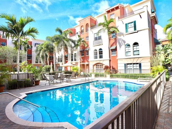 1033 NE 17th Way, Unit 404, Fort Lauderdale, FL 33304