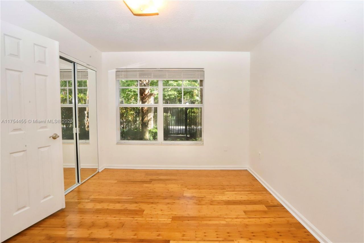 1033 NE 17th Way, Unit 404, Fort Lauderdale, FL 33304 Photo