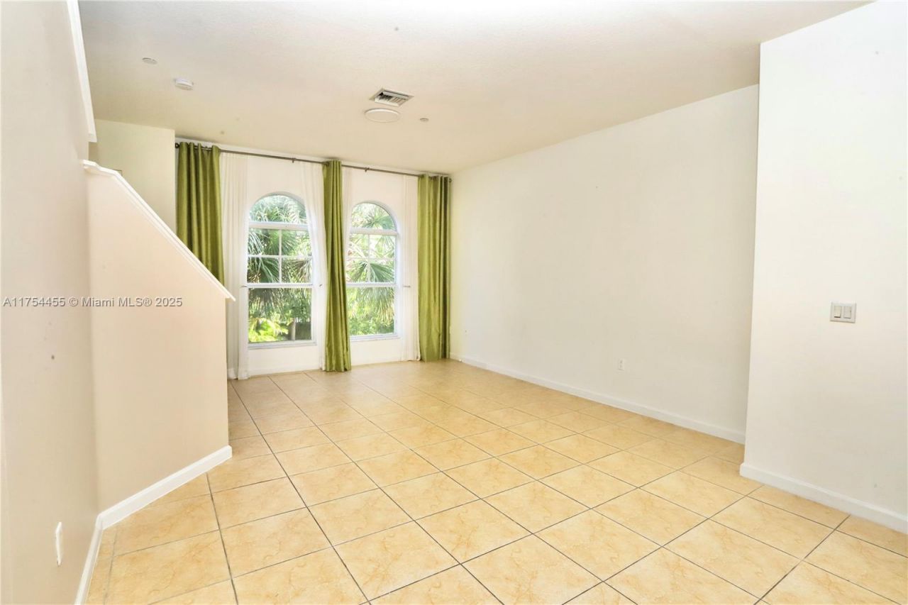 1033 NE 17th Way, Unit 404, Fort Lauderdale, FL 33304 Photo