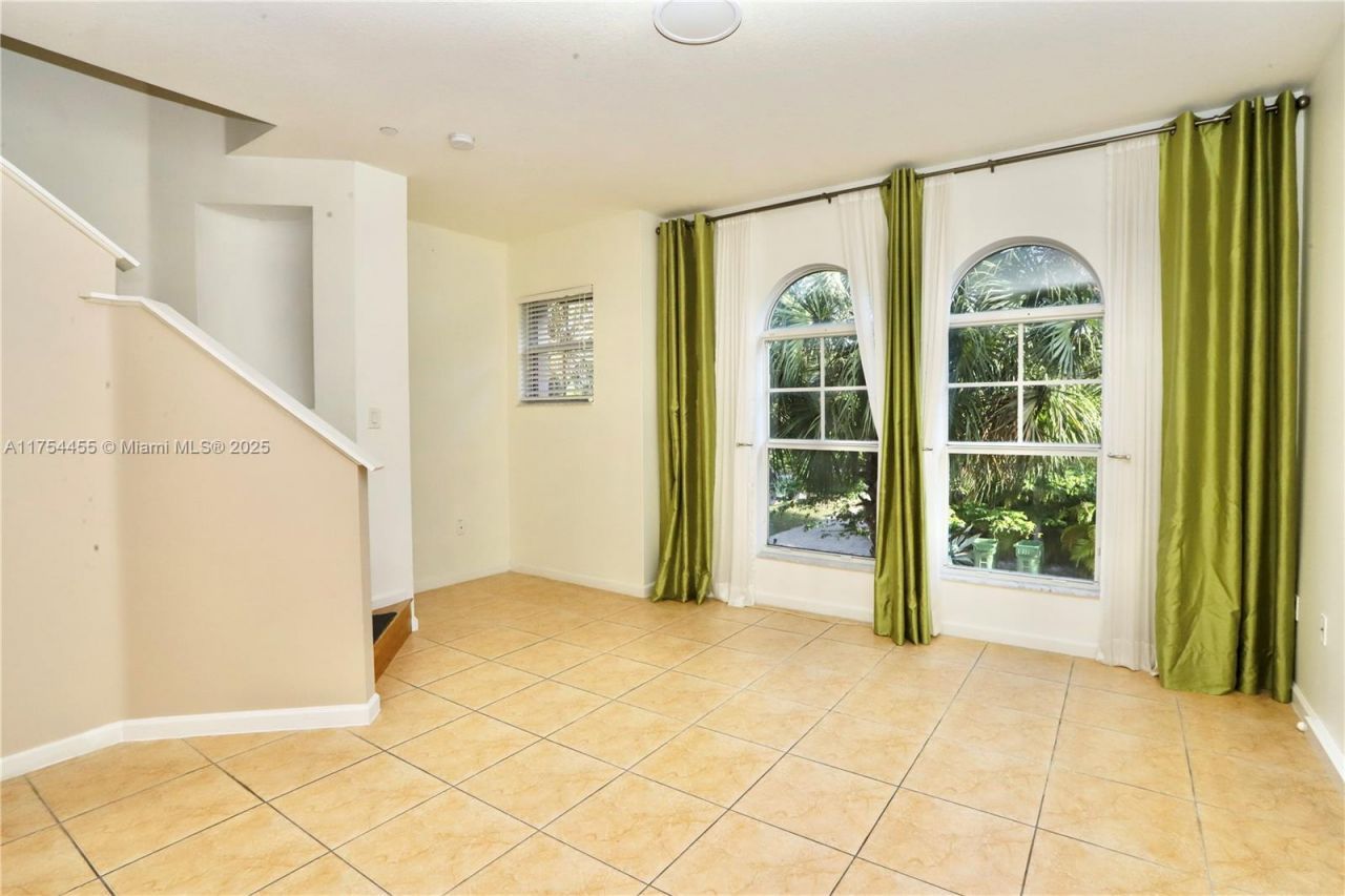 1033 NE 17th Way, Unit 404, Fort Lauderdale, FL 33304 Photo