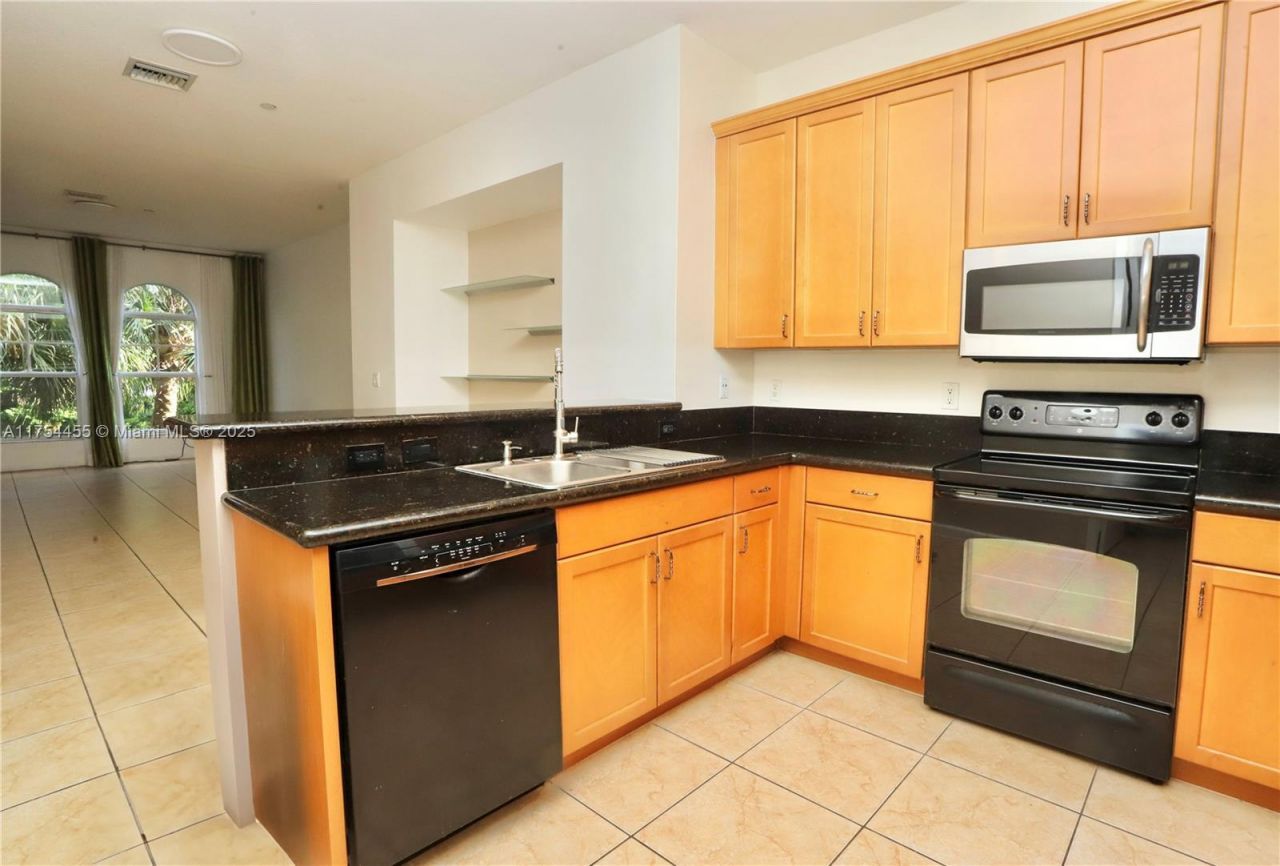 1033 NE 17th Way, Unit 404, Fort Lauderdale, FL 33304 Photo