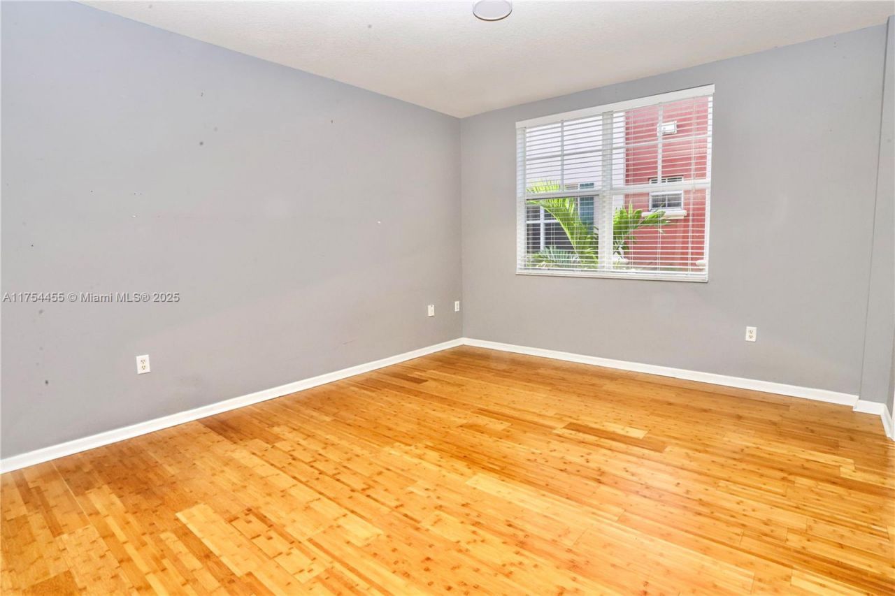 1033 NE 17th Way, Unit 404, Fort Lauderdale, FL 33304 Photo