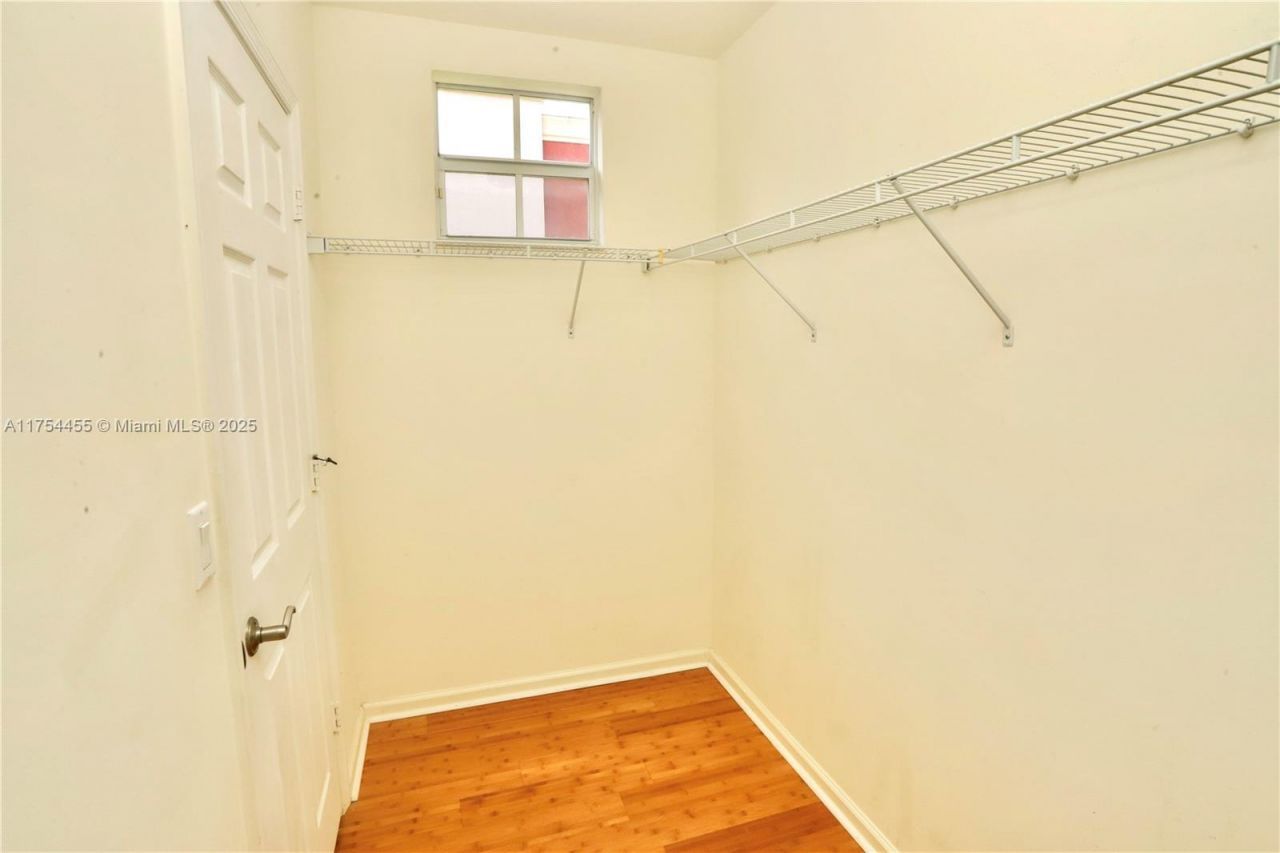 1033 NE 17th Way, Unit 404, Fort Lauderdale, FL 33304 Photo