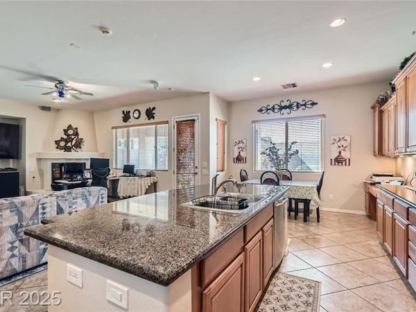 2345 Gondi Castle Avenue, Henderson, NV 89044