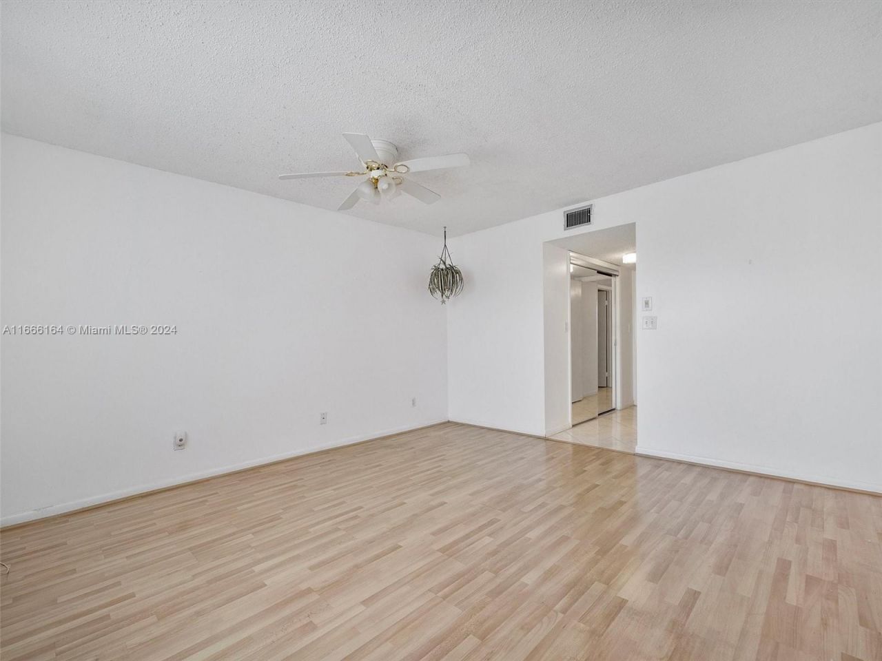 6090 N Sabal Palm Blvd, Unit 204, Tamarac, FL 33319 Photo