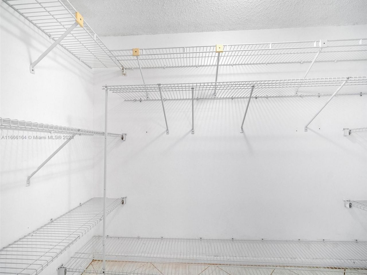 6090 N Sabal Palm Blvd, Unit 204, Tamarac, FL 33319 Photo