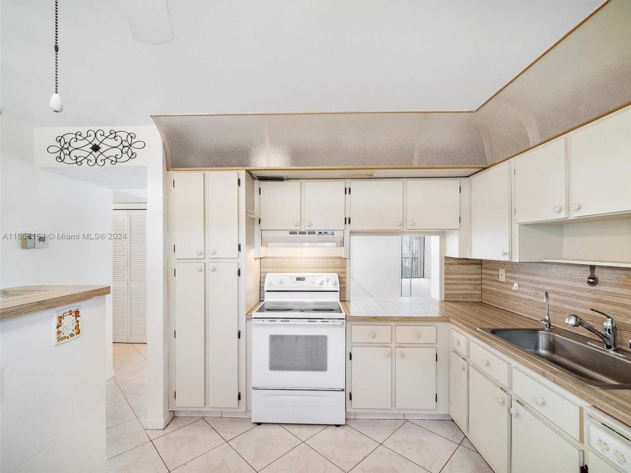 6090 N Sabal Palm Blvd, Unit 204, Tamarac, FL 33319 Photo