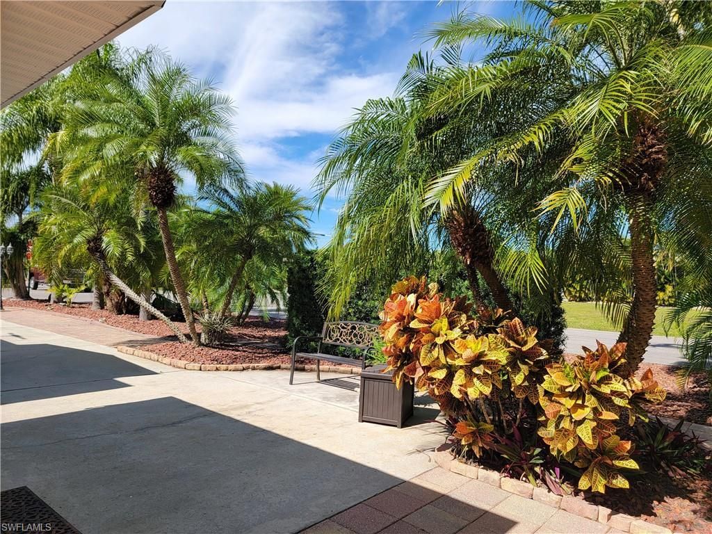 5761 Brightwood Dr, Fort Myers, FL 33905 Photo
