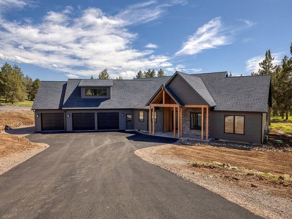 1168 Paper Birch Way, Klamath Falls, OR 97601