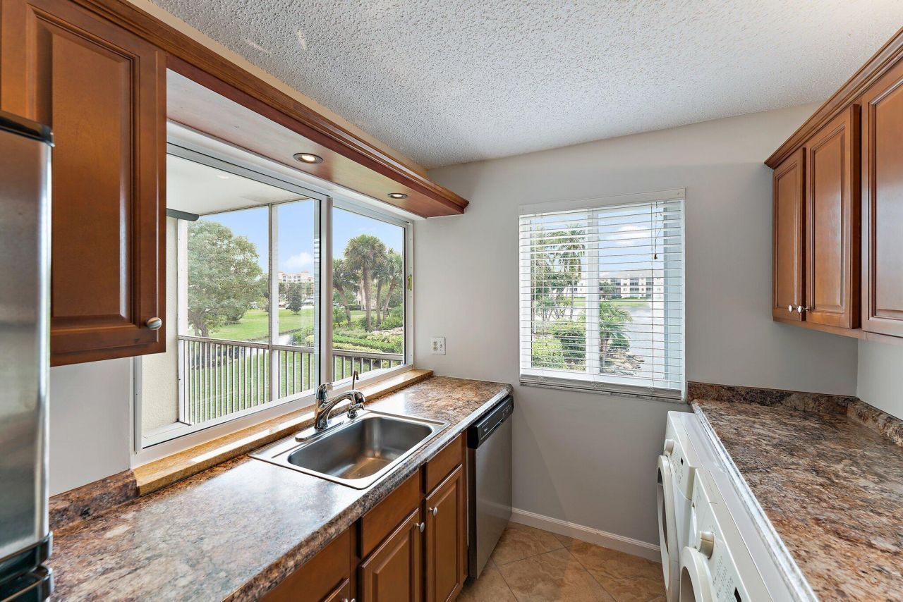 353 S Us Highway 1, Unit C203, Jupiter, FL 33477 Photo