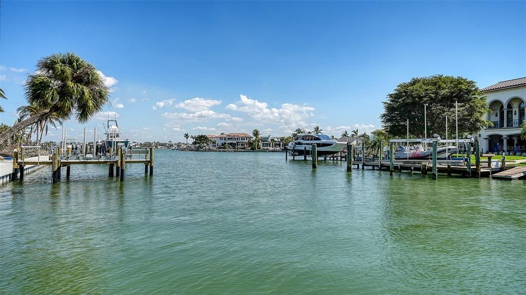 732 Siesta Drive, Sarasota, FL 34242 Photo