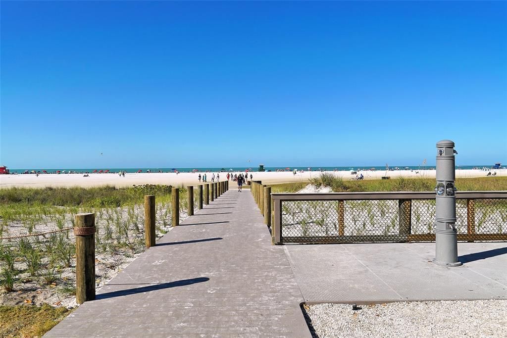 732 Siesta Drive, Sarasota, FL 34242 Photo